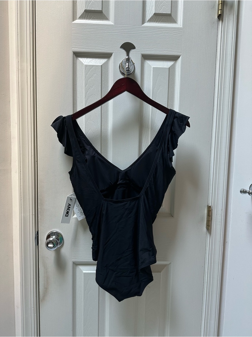 NWT DKNY Women's Ruffle Plunge Underwire Tummy Control One-Piece Swimsuit Sz M - Picture 5 of 7